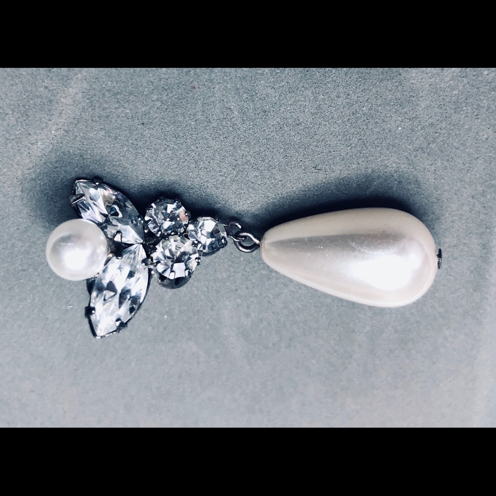 Gorgeous Bridal Necklace & Earring Set - Picture 6 of 6
